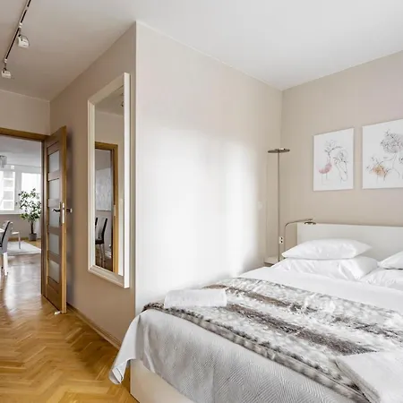 P&o Krochmalna Ii Appartement